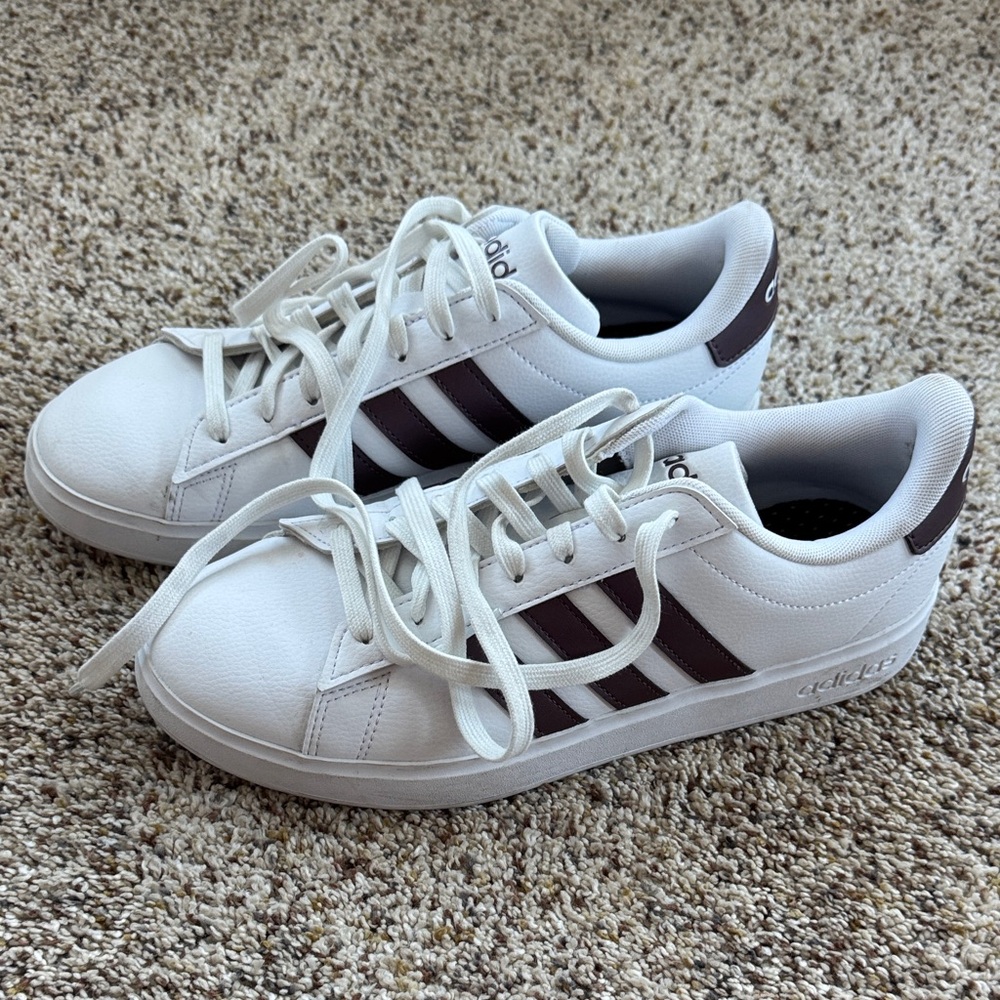 Adidas Grand Court Cloudfoam tennis shoes